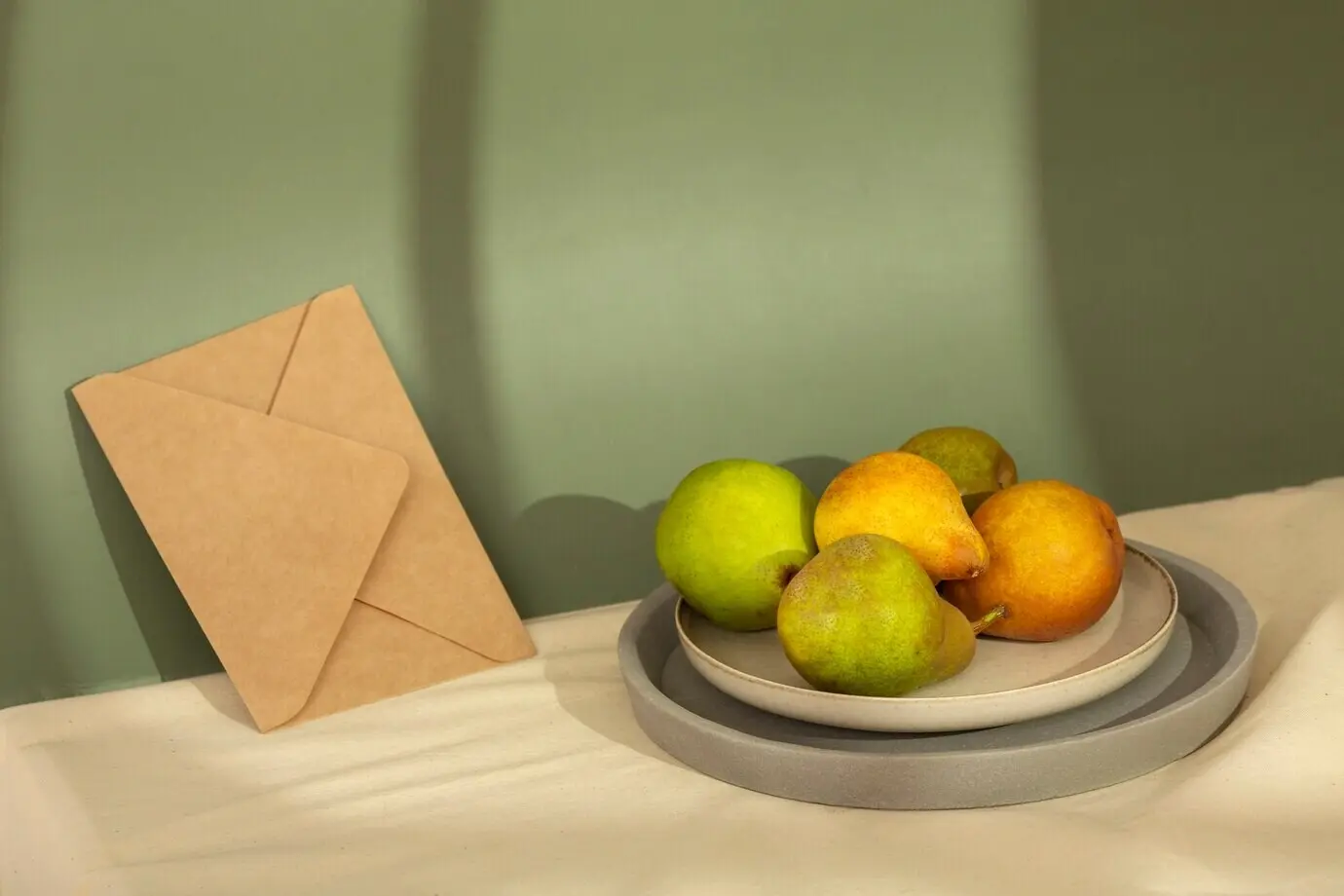 Натюрморт на тему минималистичного образа жизни